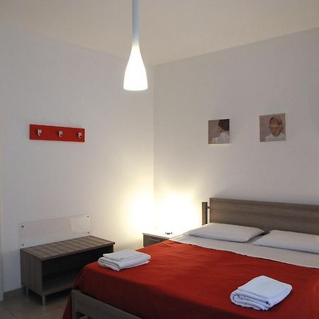 Ypsilhome Castelbuono  Buitenkant foto