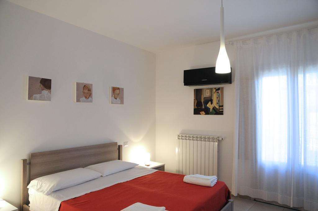 Ypsilhome Castelbuono  Buitenkant foto