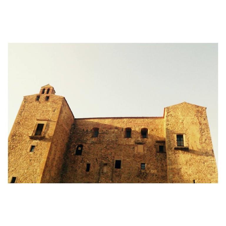 Ypsilhome Castelbuono  Buitenkant foto