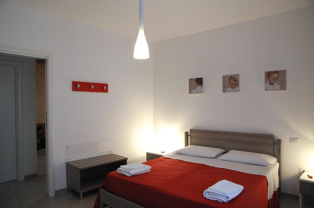 Ypsilhome Castelbuono  Buitenkant foto